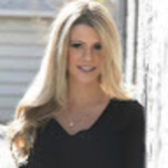 Meet your Posher, Vanessa - Picture 1 of 1